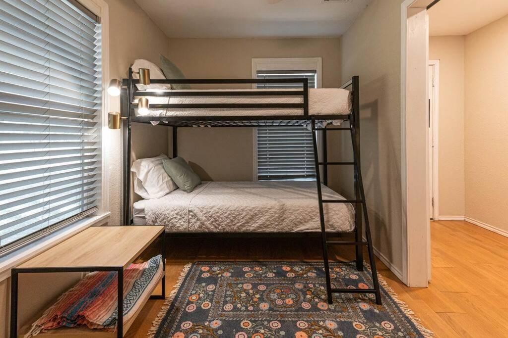 Escape To A Restored 1920S East Waco Bungalow Dış mekan fotoğraf
